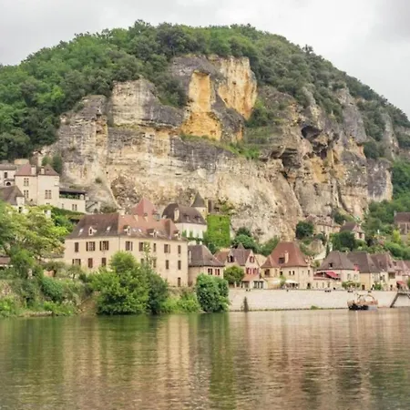 In Near Font-de-gaume شقة