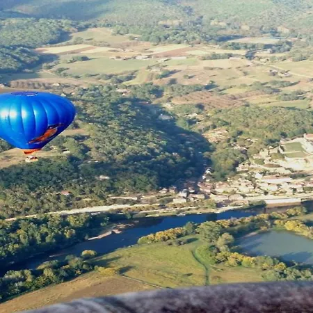 In Near Font-de-gaume شقة *
